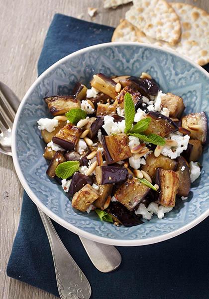 Aubergines confites à la féta et aux pignons