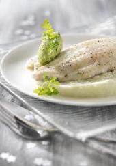 Filet de turbot au beurre d&#039;algues, purée de cerfeuil tubéreux