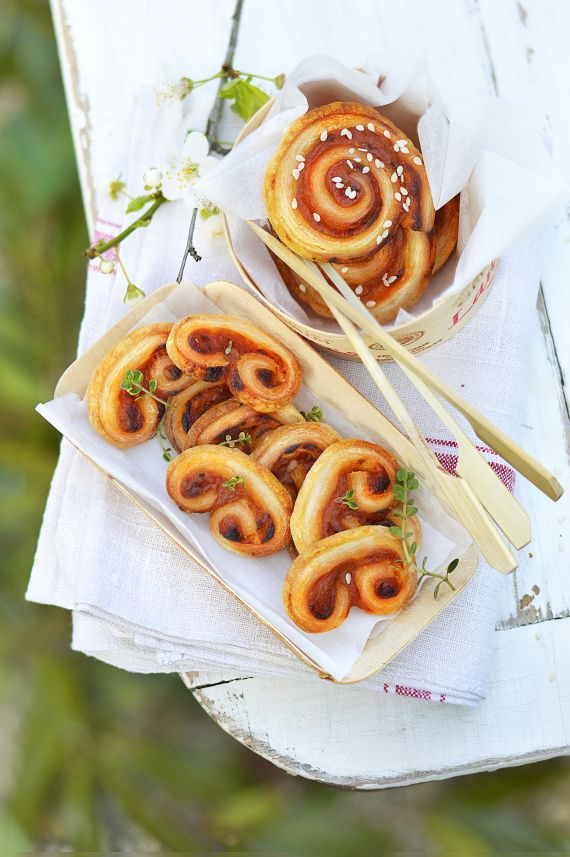 Petits palmiers et escargots au pesto rosso