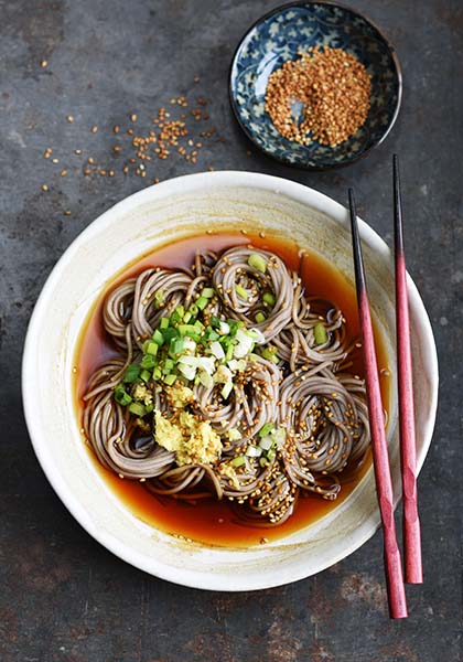 Nouilles soba au sésame et ciboules