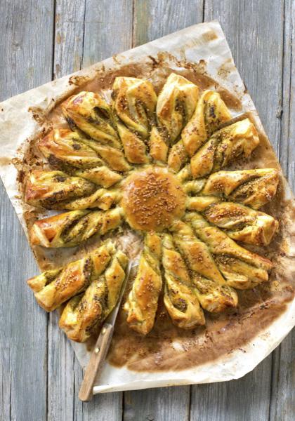 Tarte soleil au sésame et tapenade d&#039;olives de Nyons