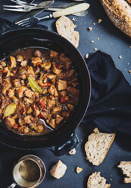 Ragoût de porc aux champignons et à la bière