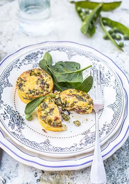 Mini clafoutis petits pois, menthe et lardons