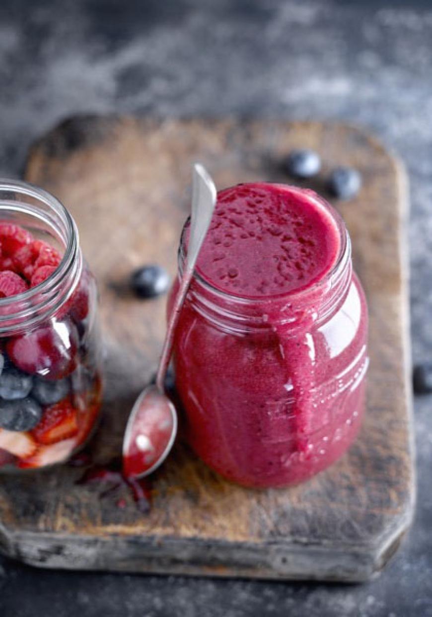 Smoothie aux fruits rouges