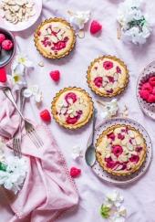 Tartelettes aux framboises et crème frangipane