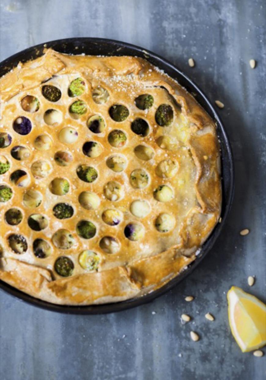 Tourte aux choux multicolores et à la mozzarella