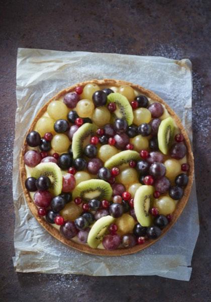 Tarte aux raisins, groseilles et kiwis