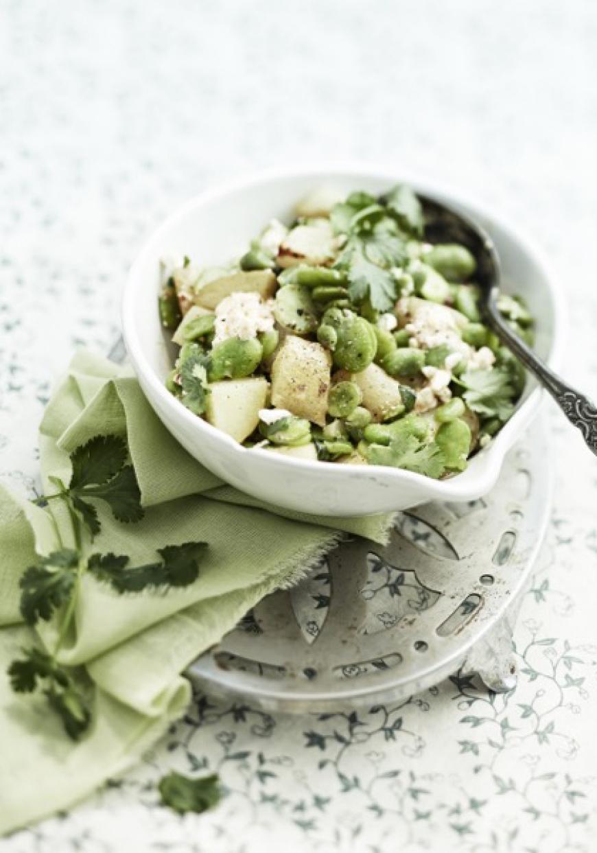 Salade de fèves, pommes de terre et chèvre frais