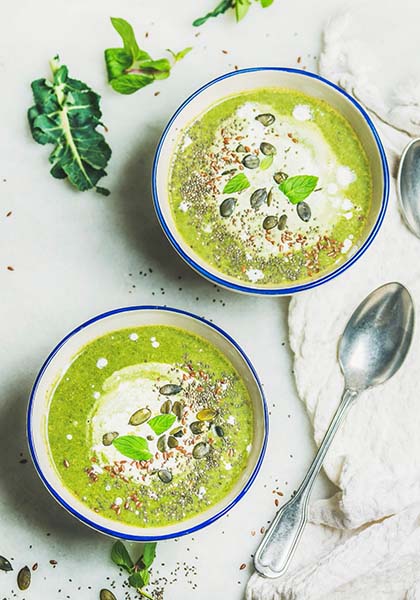 Velouté de brocolis au chou kale