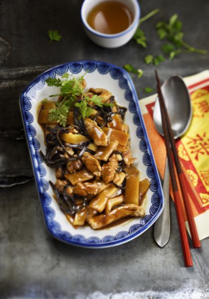 Porc sauté aux champignons noirs et bambou