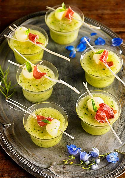 Chupitos de melon, brochettes de jambon ibérique