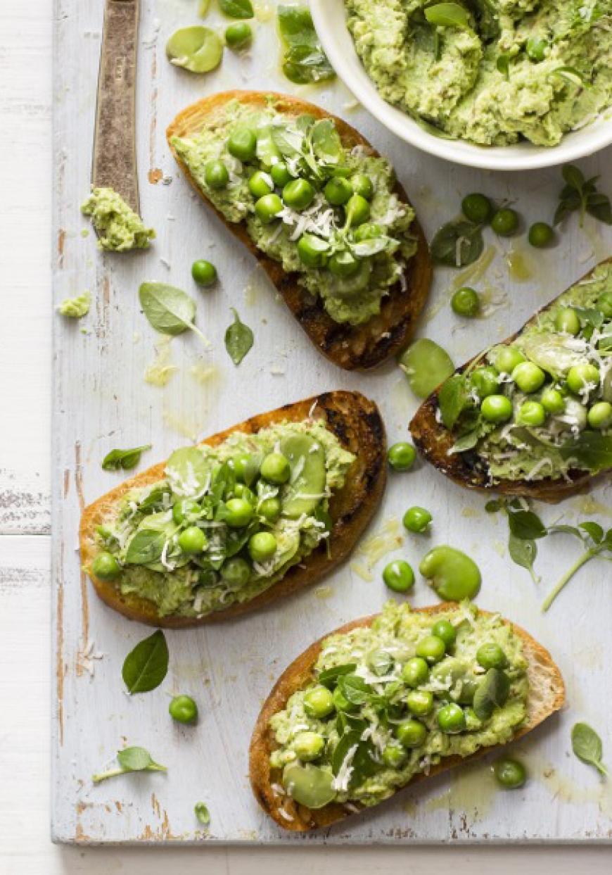 Crème de petits pois et fèves au basilic