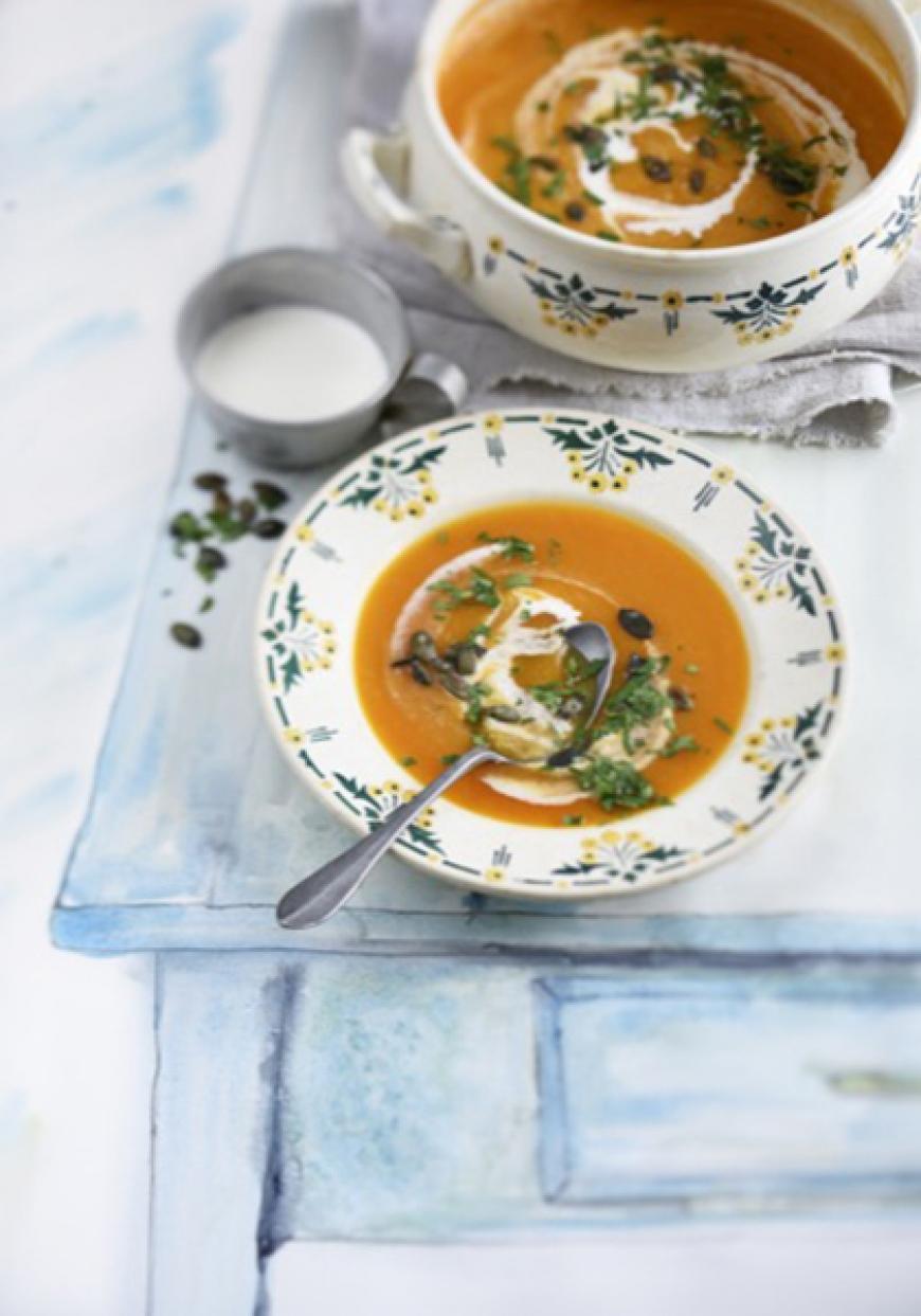 Soupe de céleri, courge butternut et lait de coco