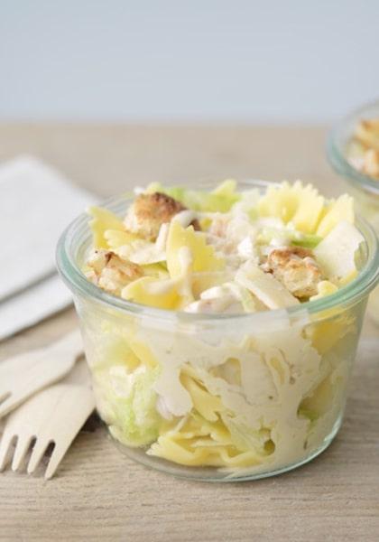 Salade de farfalle au poulet, crème de parmesan