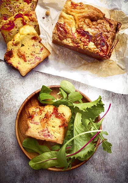 Cake au jambon, comté et tomates confites