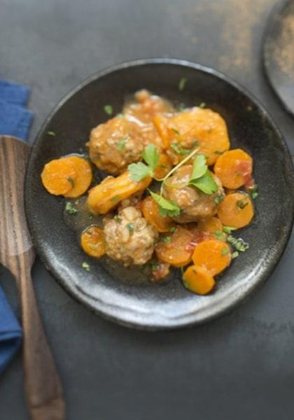 Tajine de keftas aux carottes et abricots secs