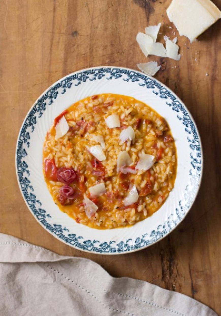 Risotto à la tomate et à la pancetta