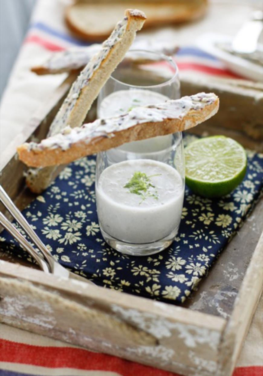 Écume d&#039;huîtres au citron vert, mouillettes au beurre d&#039;algues