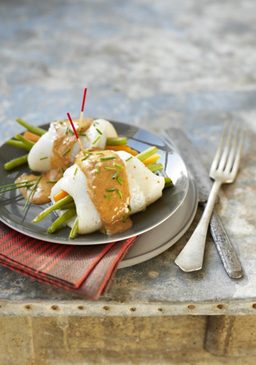 Filet de flétan roulé aux petits légumes, sauce au paprika