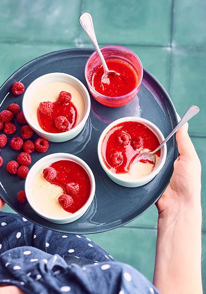 Panna cotta au coulis de framboises