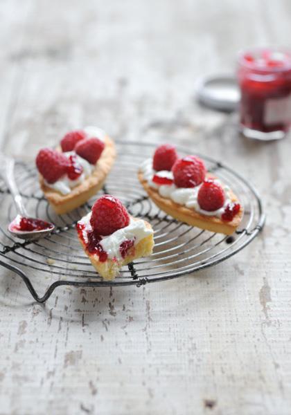 Barquettes à la mousse de petit-suisse et aux framboises