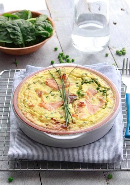 Clafoutis à la truite fumée et petits pois