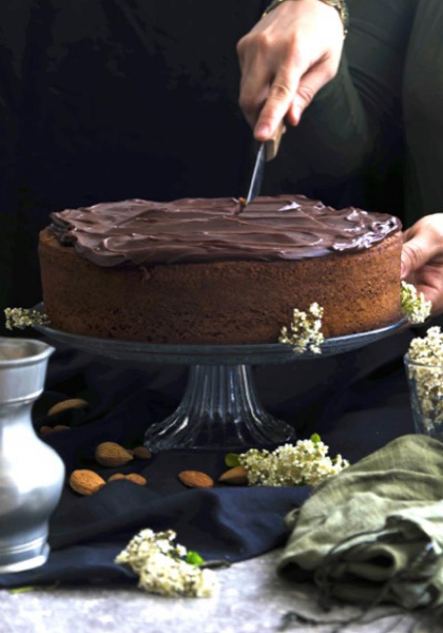 Gâteau au yaourt, au chocolat et aux amandes