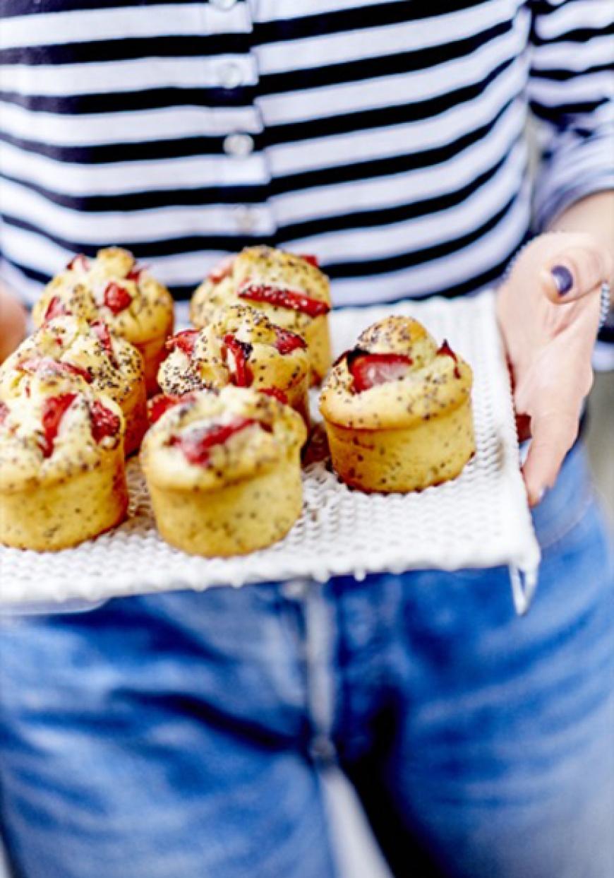 Petits muffins aux fraises et aux graines de pavot